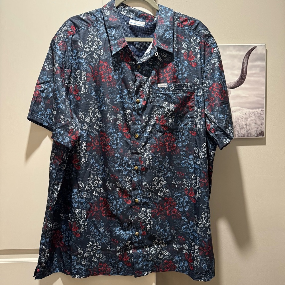NWT Columbia PFG button down shirt